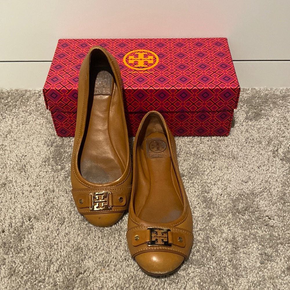 Tory Burch tan clines ballet flats 🥿 size 7.5